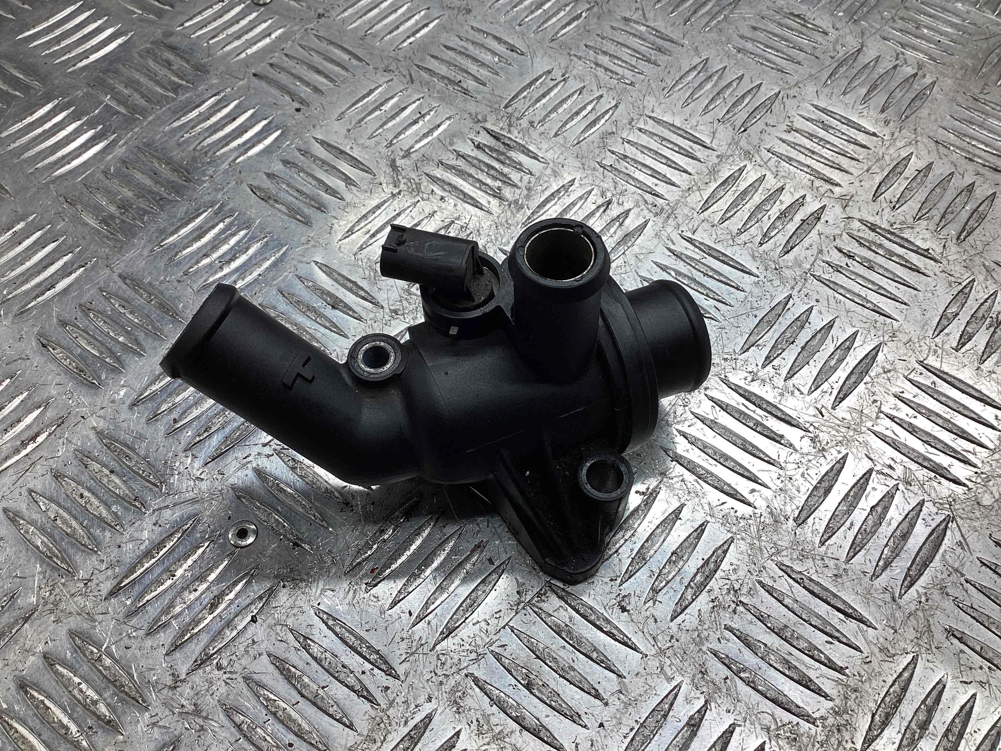 Корпус термостата Mercedes Vaneo 2002-2005  2003 1,7 Дизель МКПП 5ст. Фургон