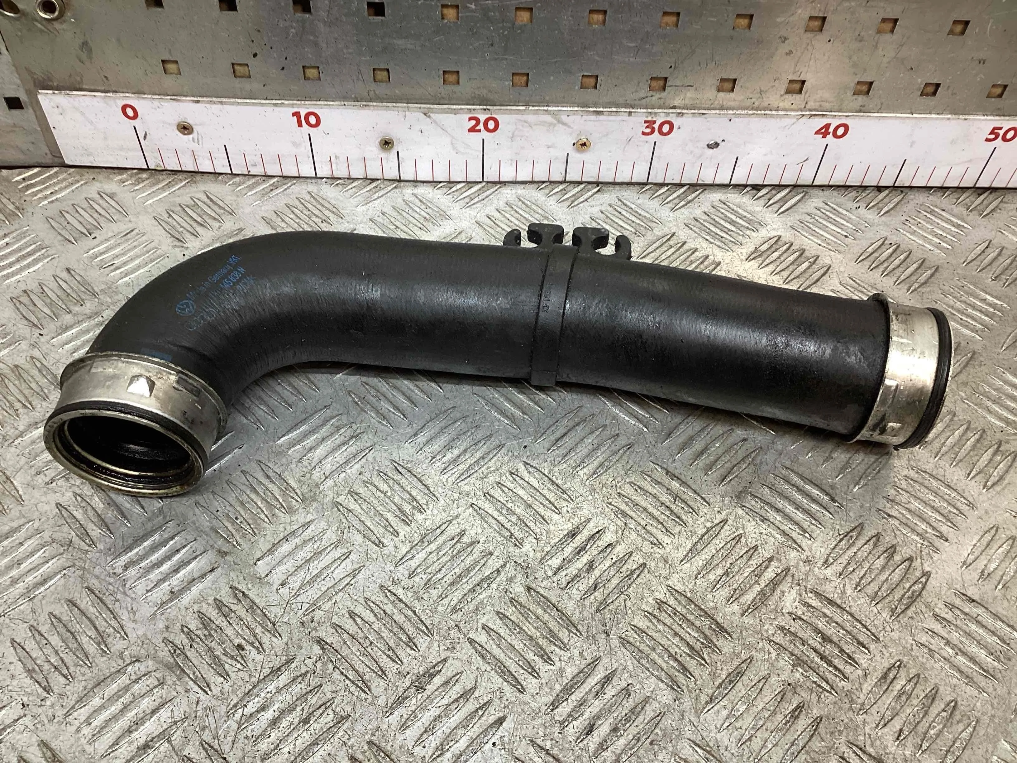 Патрубок интеркулера Volkswagen Golf V (1K) 2004-2009 2005 1,9 Дизель МКПП 5ст. Хэтчбек 5дв.