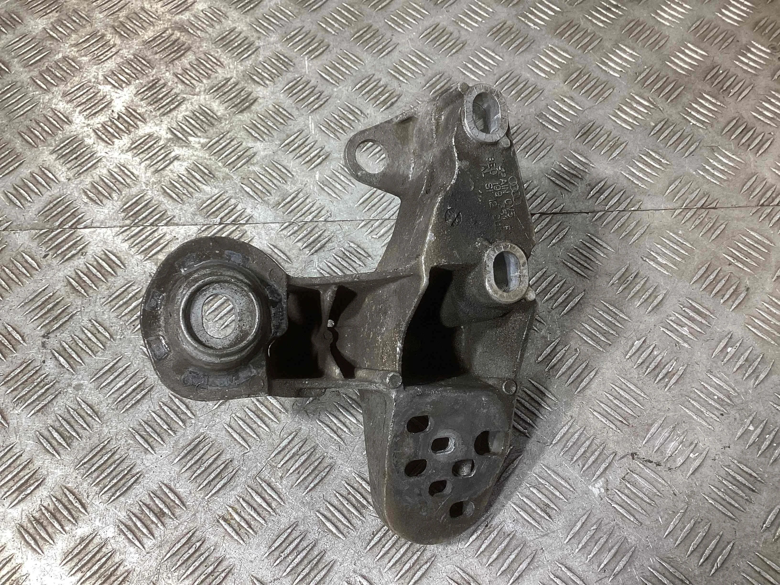 Кронштейн стабилизатора Audi A4 B6 (8EC, 8E5) 2000-2006 2003 2,5 Дизель АКПП Универсал