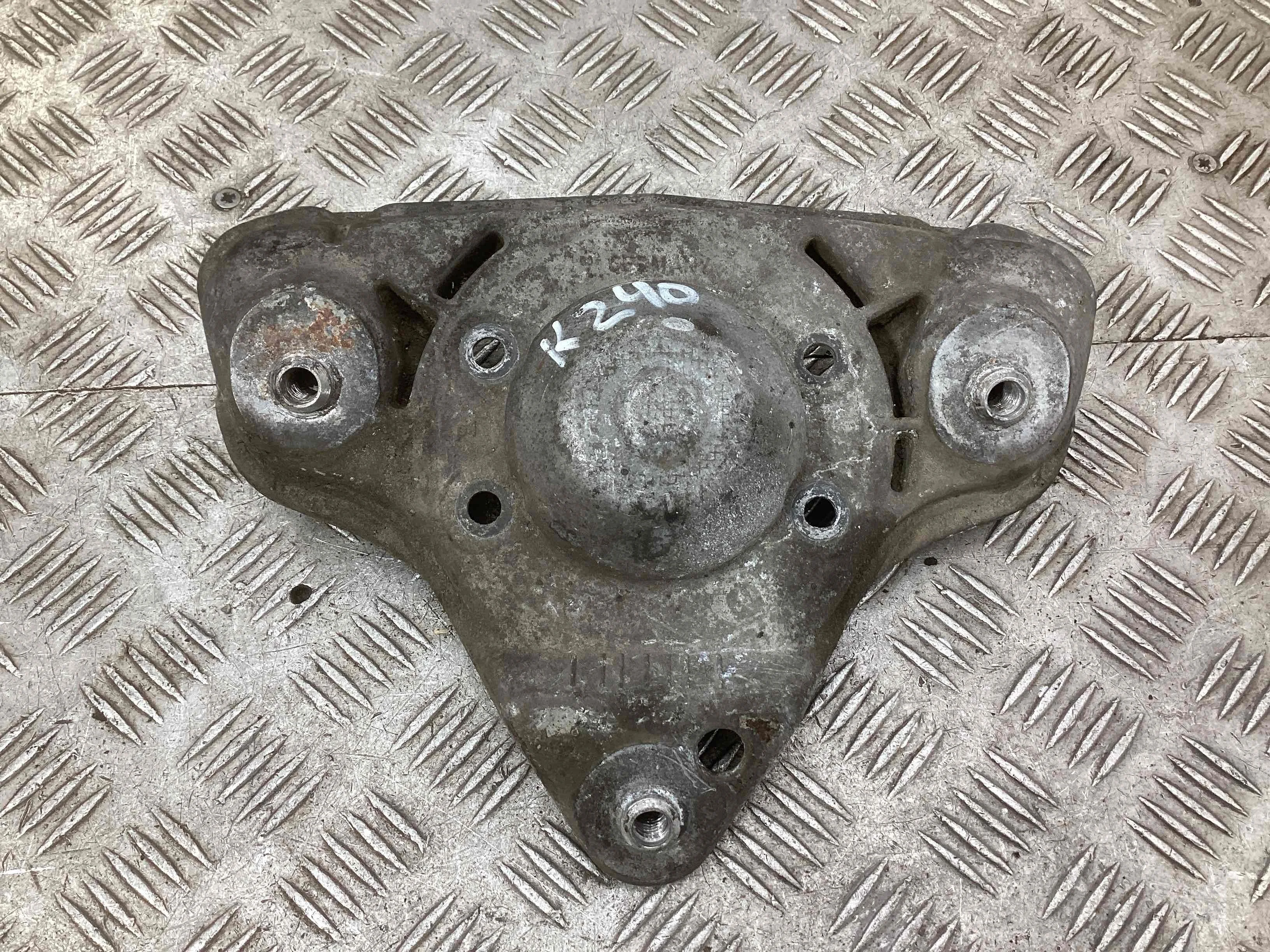 Опора амортизатора верхняя (чашка) Audi A6 C5 (4B) 2001-2004 рестайлинг 2003 2,5 Дизель АКПП Универсал