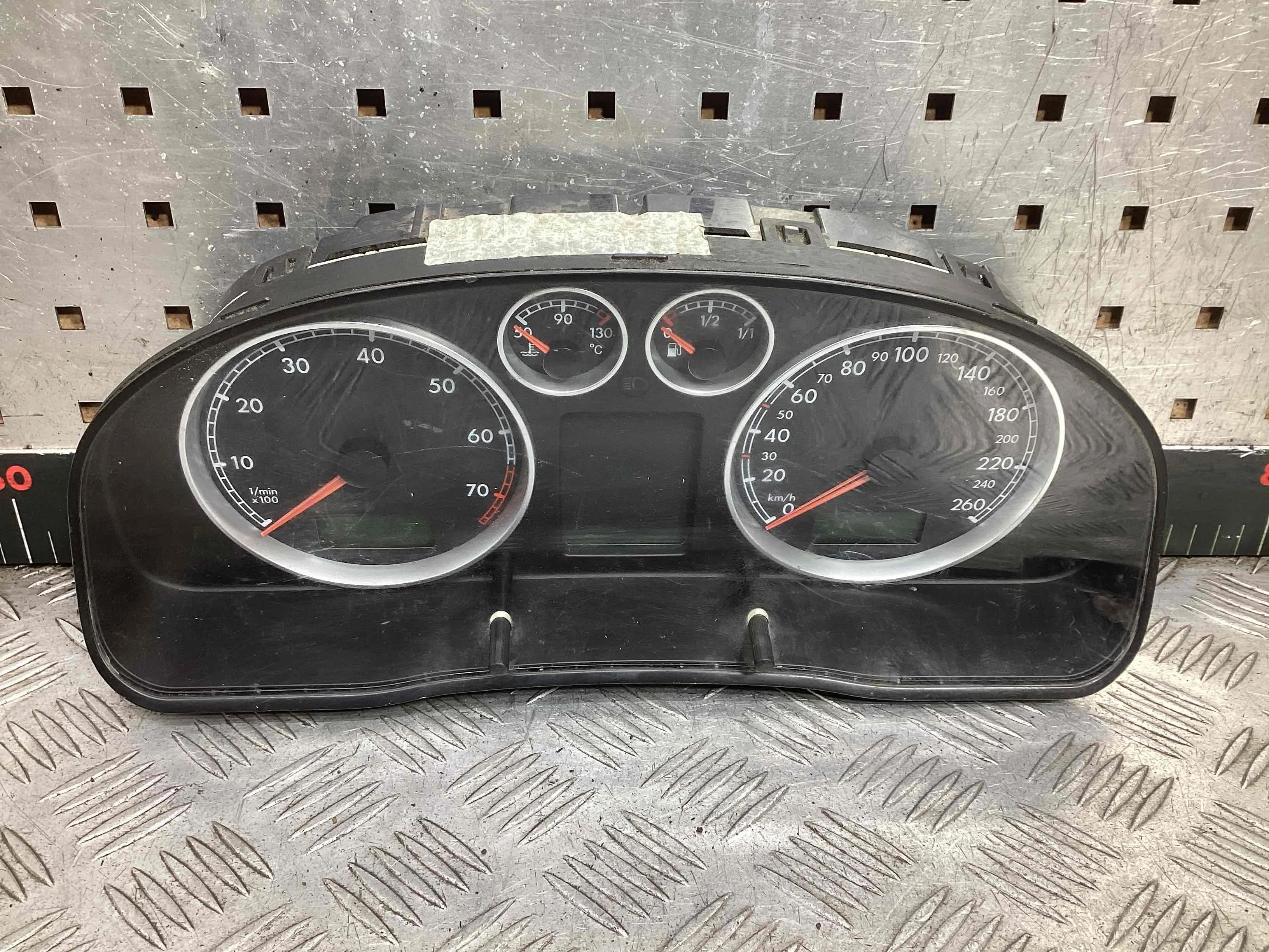 Щиток приборов (приборная панель) Volkswagen Passat B5+ (3B) 2000-2005 рестайлинг 2002  Бензин