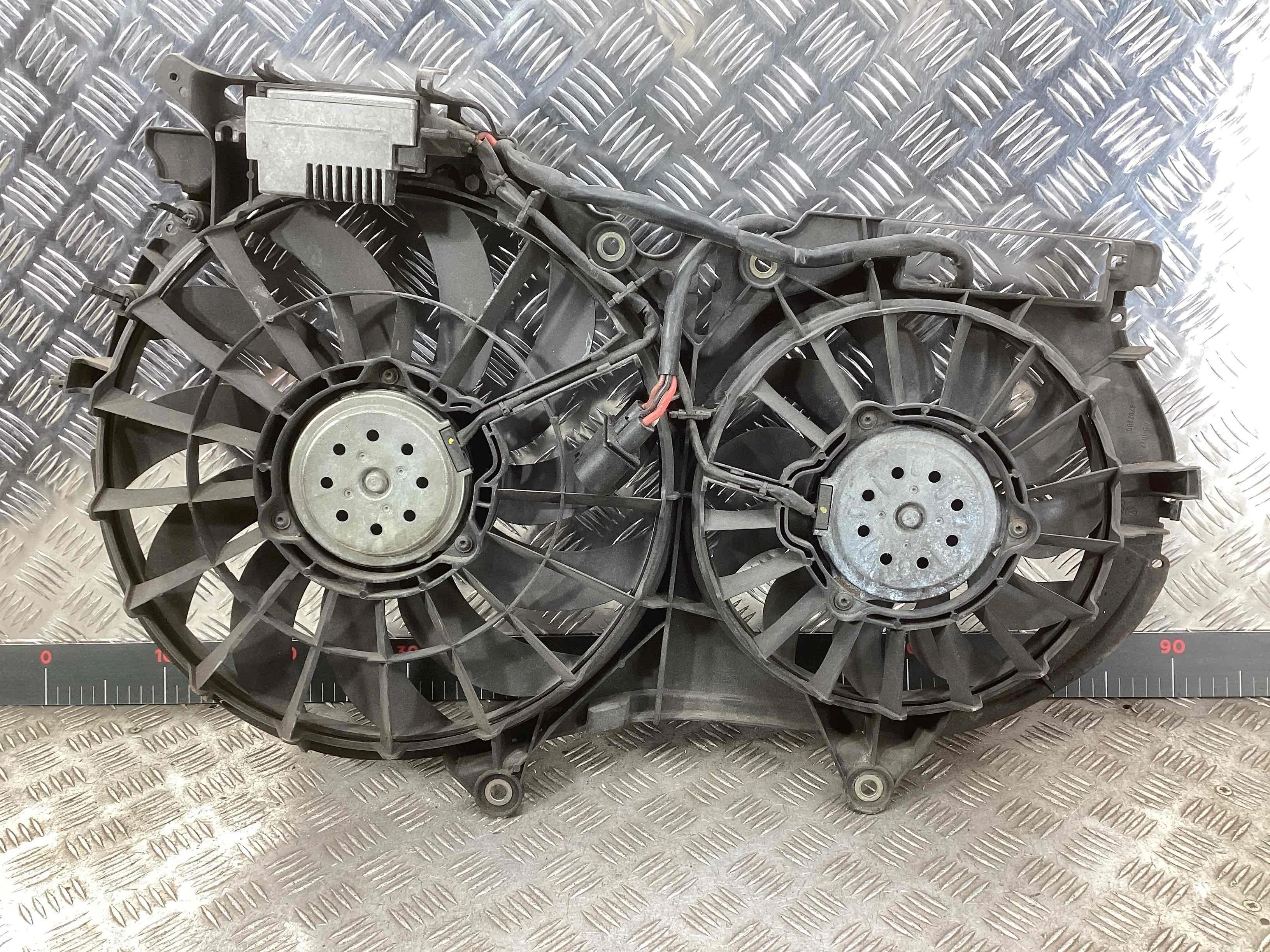 Блок управления вентилятором радиатора Audi A6 C5 (4B) 2001-2004 рестайлинг 2004 3,0 Бензин АКПП Универсал