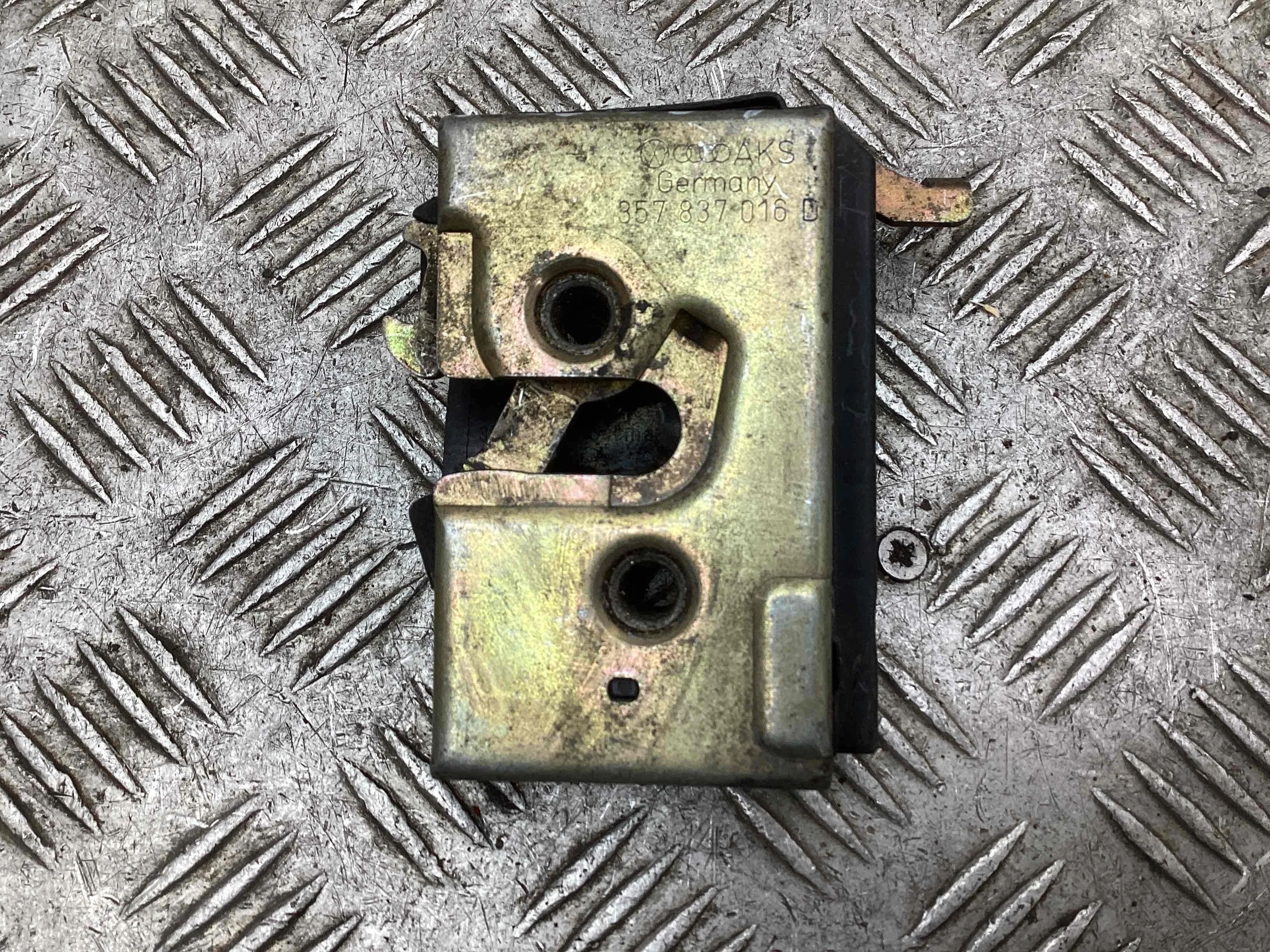 Замок двери передней правой Volkswagen Passat B3 1988-1993 1993