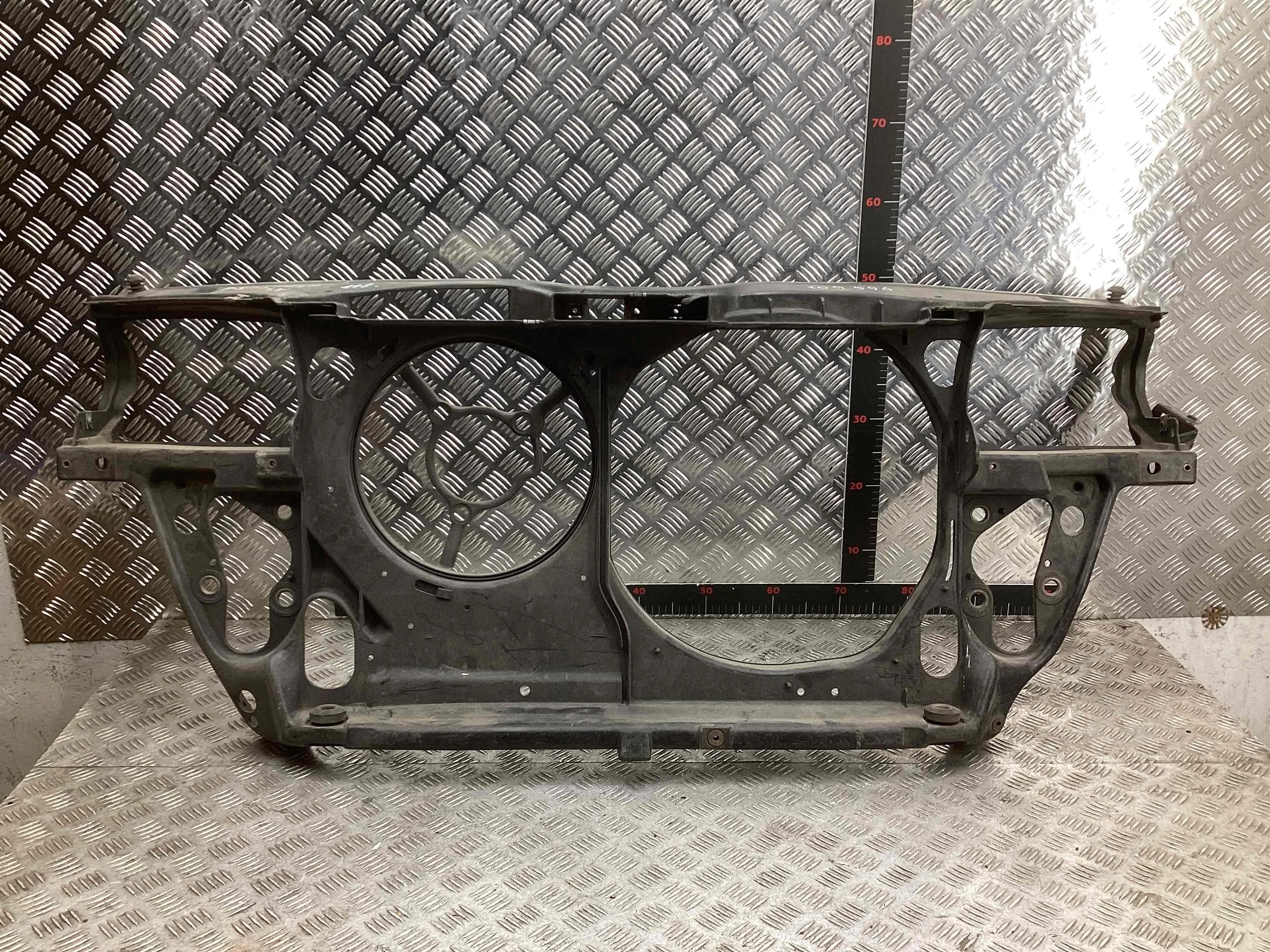 Передняя панель крепления облицовки (телевизор) Volkswagen Passat B5 (3B) 1996-2000 1998 1,9 Дизель