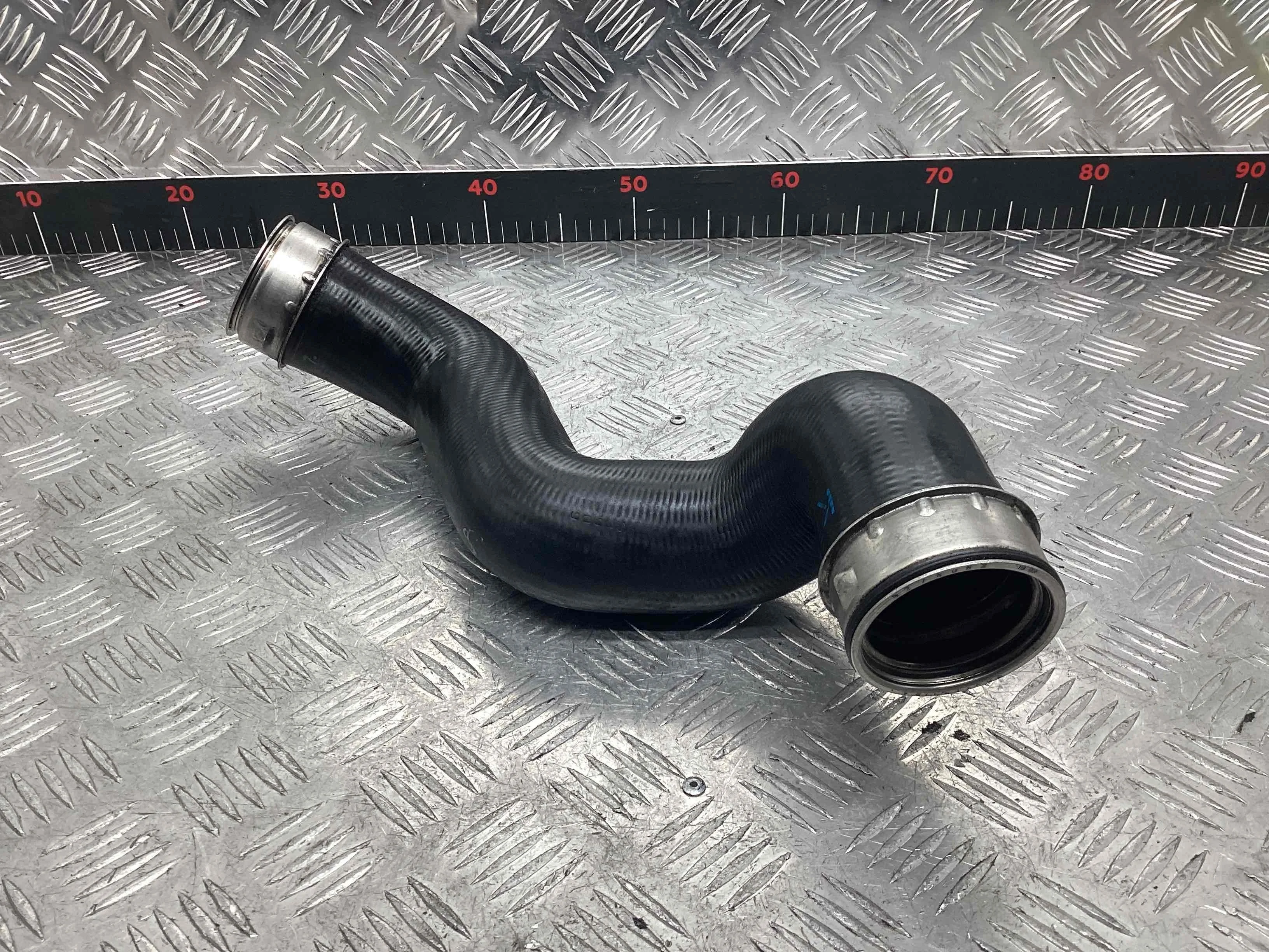 Патрубок интеркулера Volkswagen Passat B5+ (3B) 2000-2005 рестайлинг 2001 1,9 Дизель МКПП 5ст. Универсал