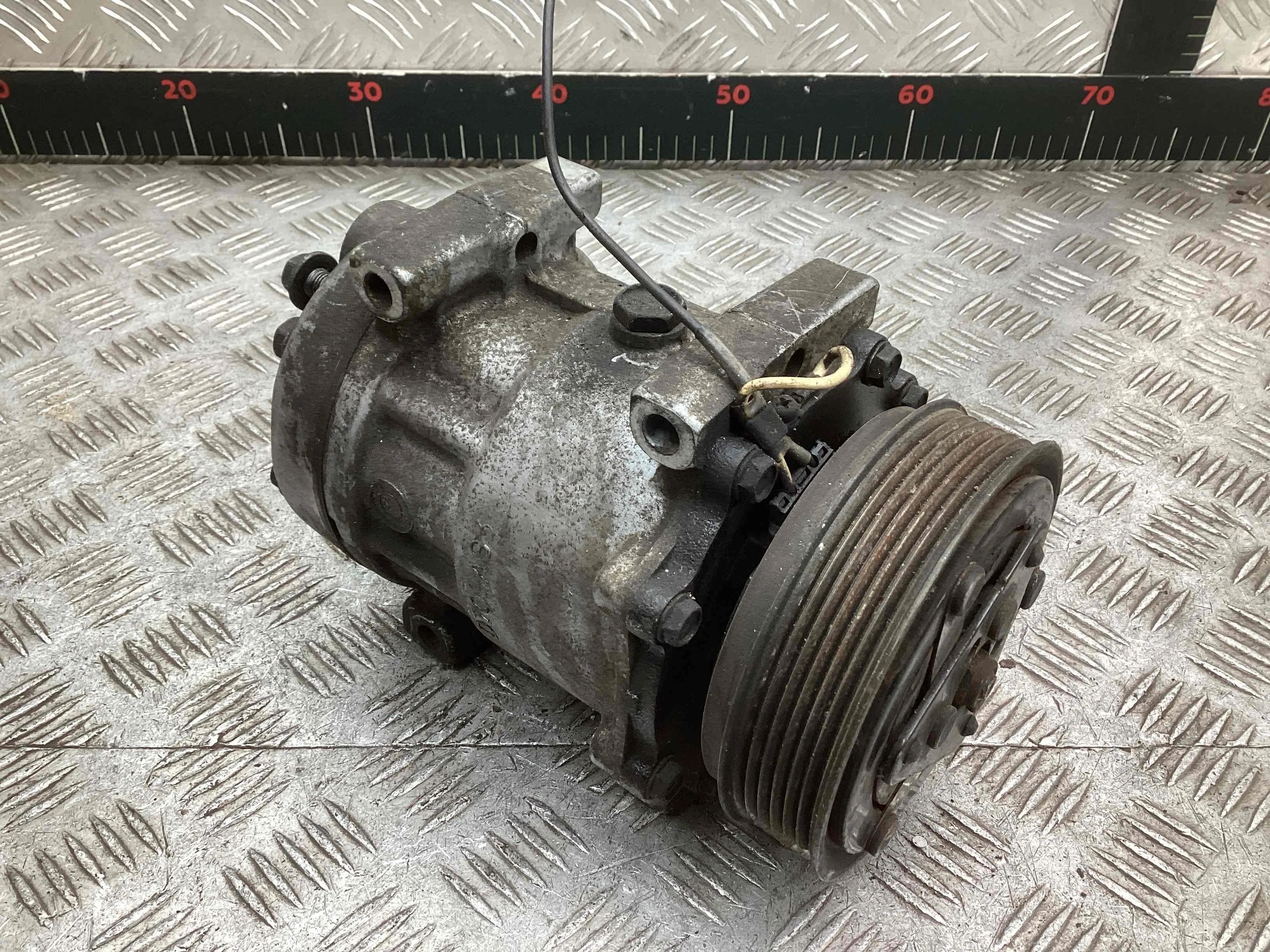 Компрессор кондиционера Mitsubishi Carisma (DA) 1995-2004 2002 1,9 Дизель