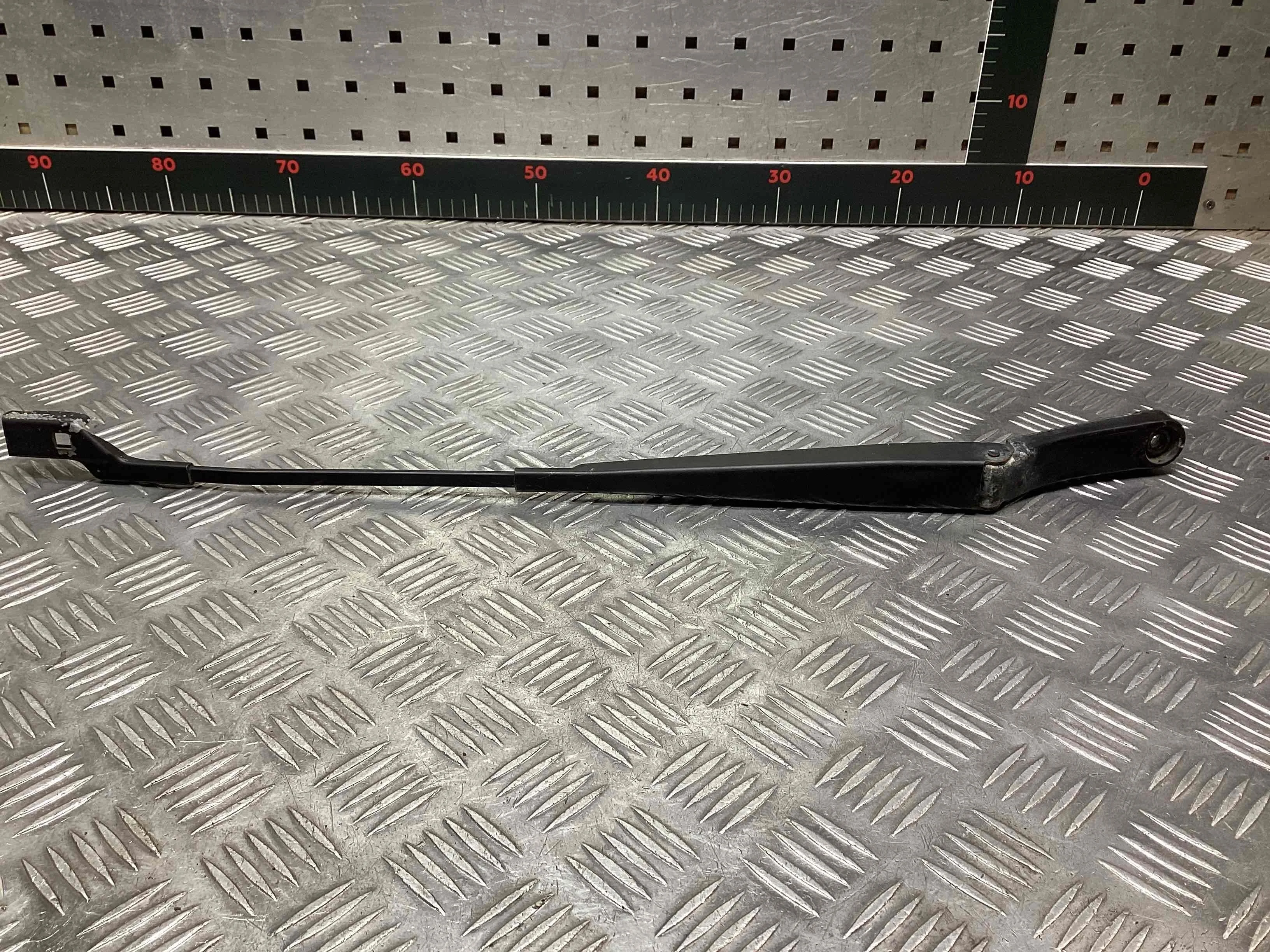 Щеткодержатель (поводок стеклоочистителя, дворник) Volkswagen Caddy III (2K) 2004-2010 2007 2,0 Дизель МКПП Фургон