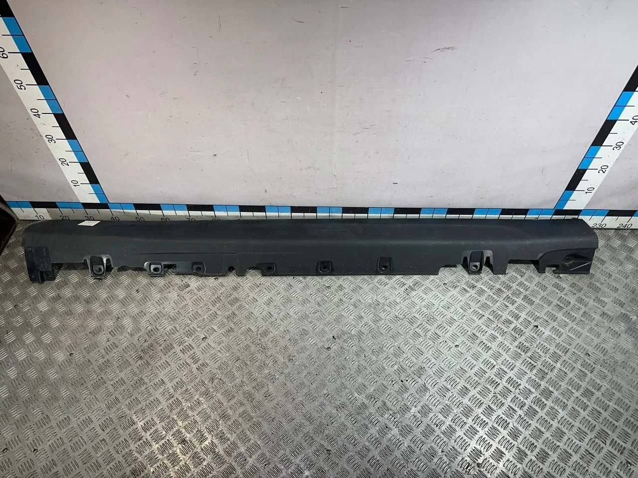 [Б/У] Накладка порога правая BMW X5 F15 [Код: 00611841 ]