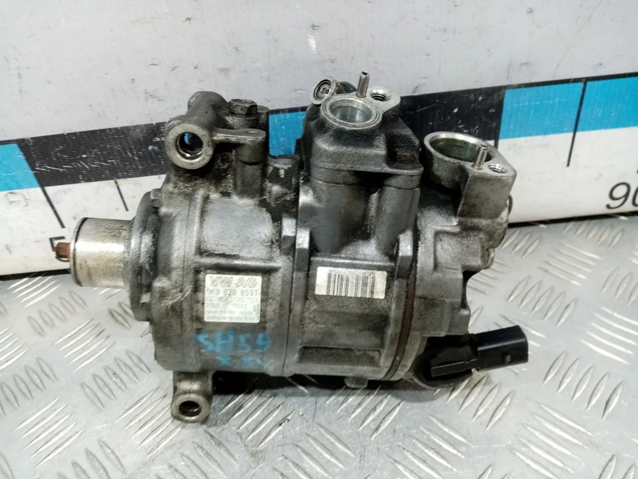 [Б/У] Компрессор кондиционера VW Skoda Seat Audi - Без шкива [ХОРОШЕЕ] [Код: 00611479 ]