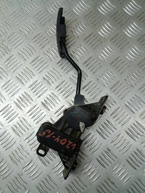 Педаль газа Mitsubishi L200 (2006-2015) 2011 Пикап