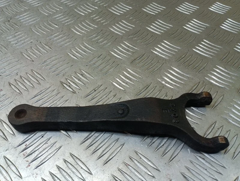 Вилка сцепления Mitsubishi L200 (2006-2015) 2010 MR980830