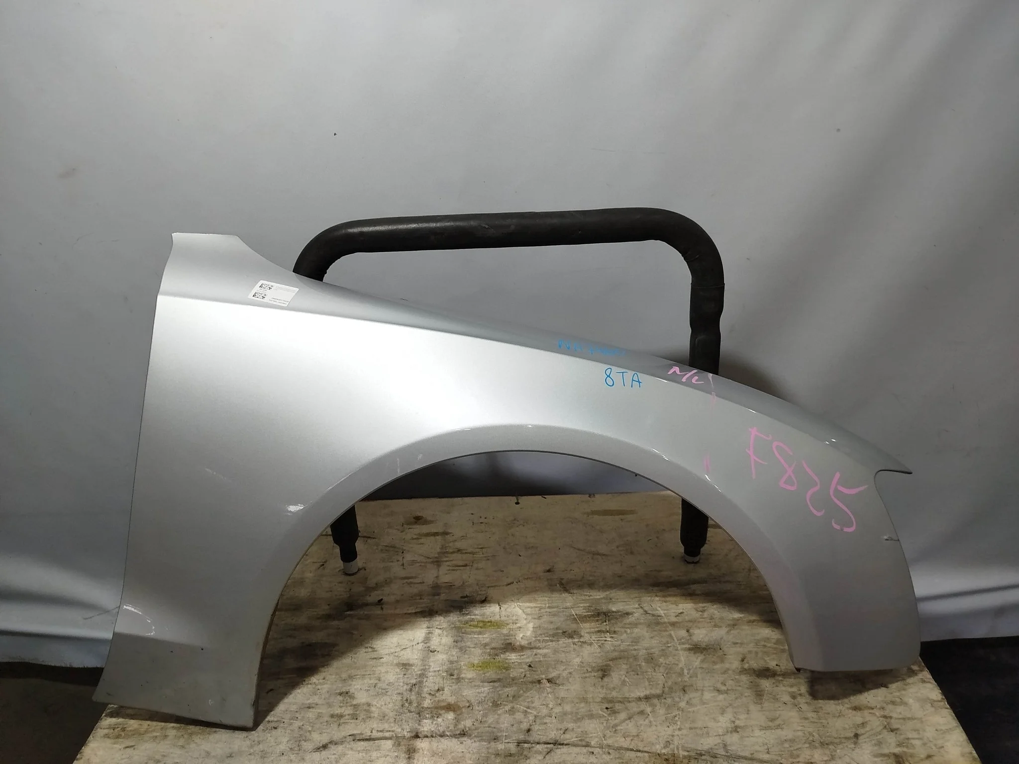 КРЫЛО AUDI A5 S5 8F7 8T3 8TA 8T0821106H ПЕРЕДНЕЕ ПРАВОЕ серебро, LX7W NA7460