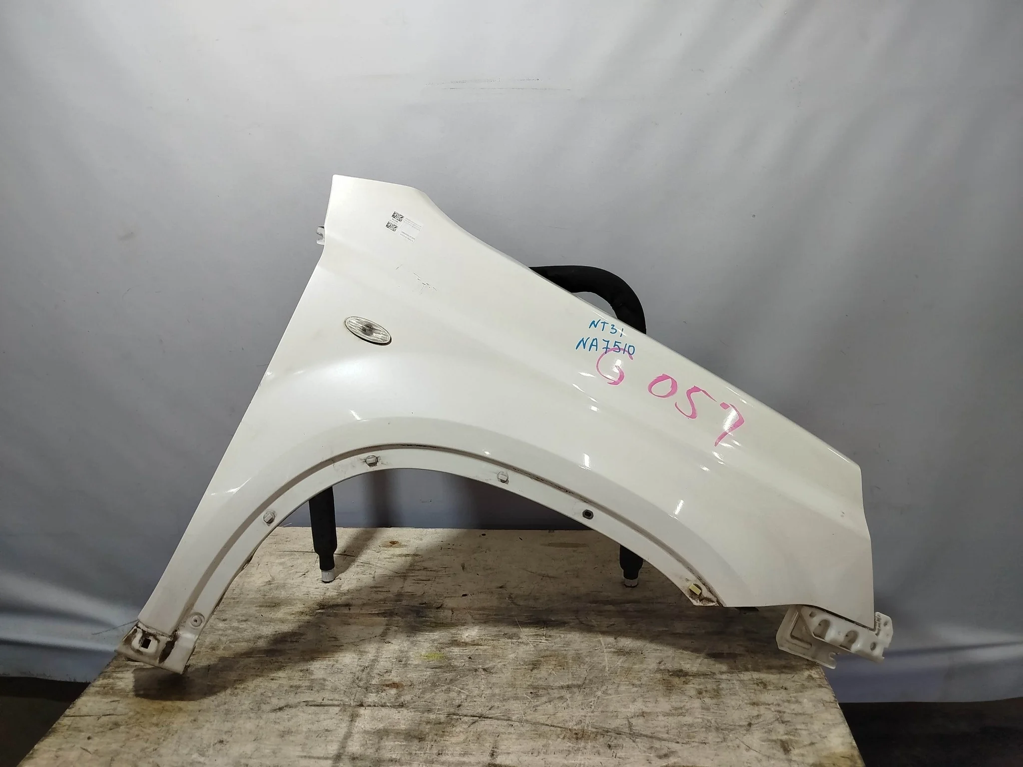КРЫЛО NISSAN X-TRAIL DNT31 NT31 T31 TNT31 F3100JG0EA ПЕРЕДНЕЕ ПРАВОЕ белый, QAB NA7510