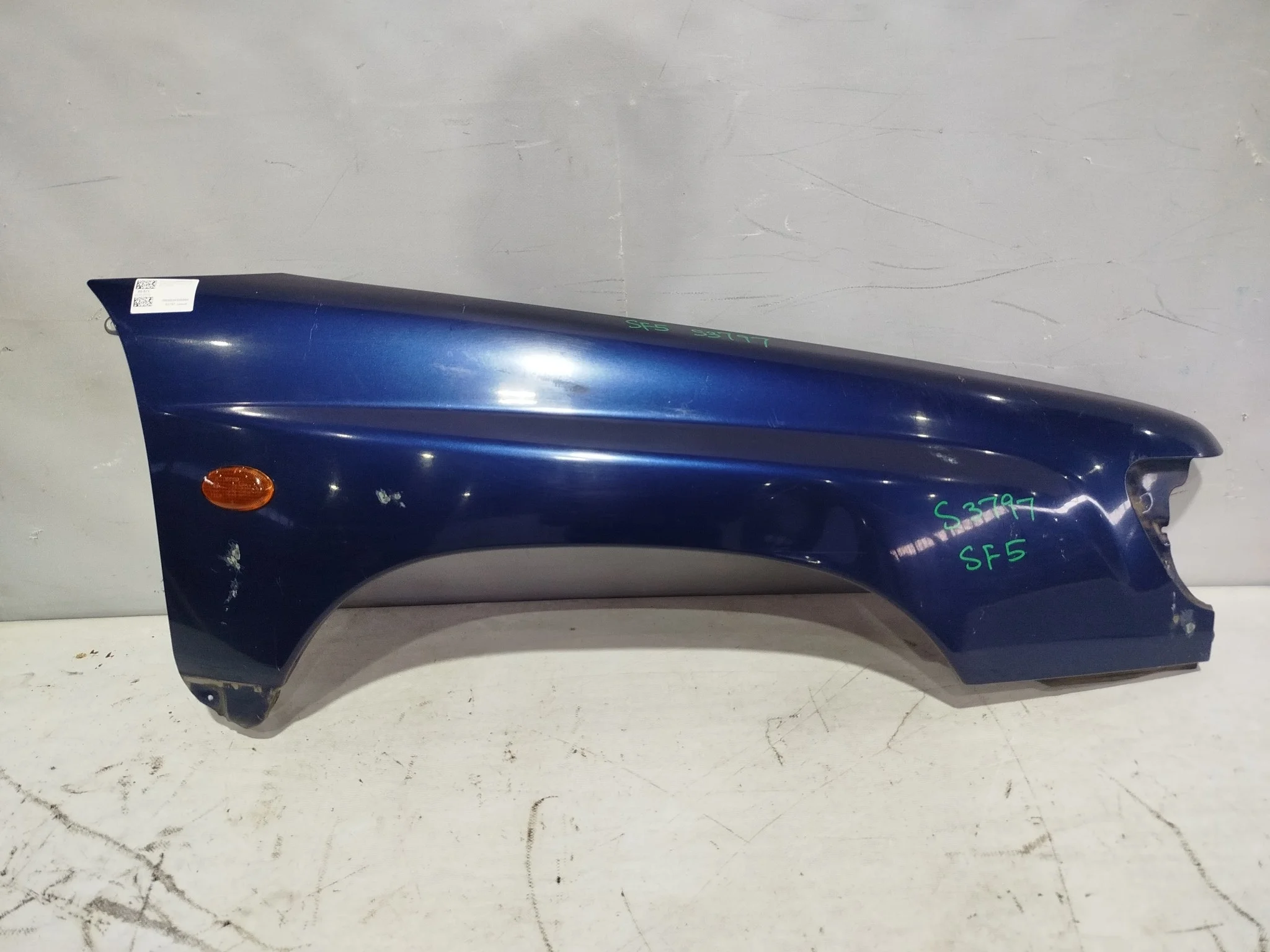 КРЫЛО SUBARU FORESTER SF5 SF9 57120FC000 ПЕРЕДНЕЕ ПРАВОЕ синий, 0L3 S3797