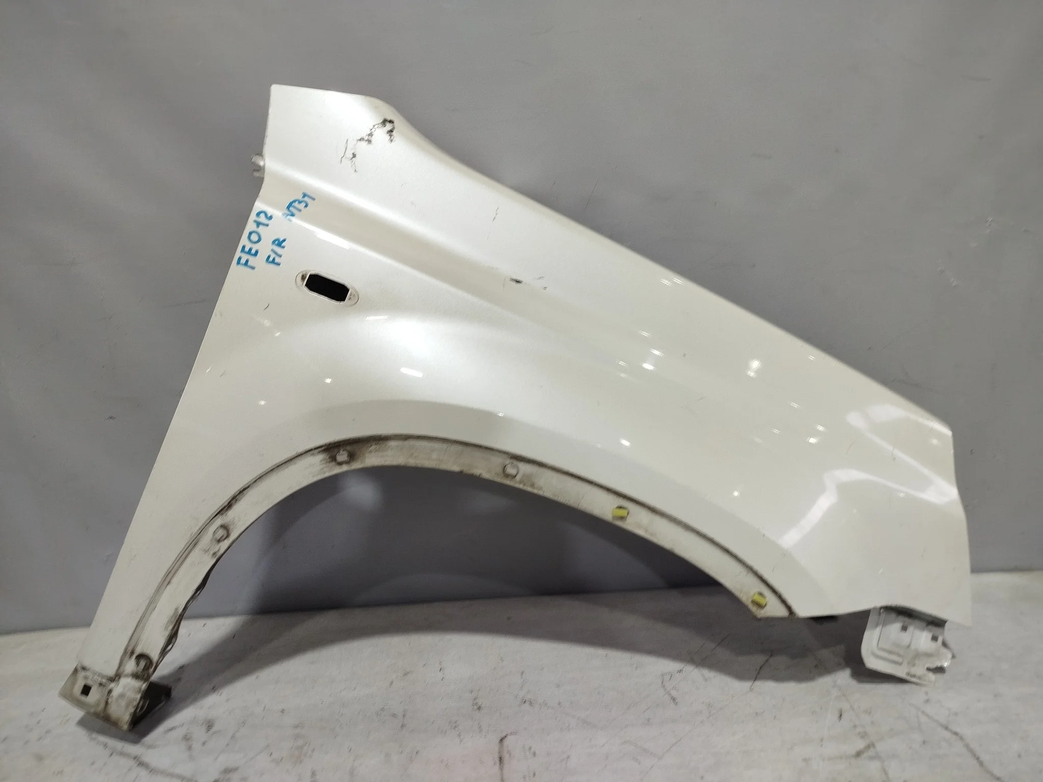 КРЫЛО NISSAN X-TRAIL DNT31 NT31 T31 TNT31 F3100JG0EA ПЕРЕДНЕЕ ПРАВОЕ белый, QAB FE012