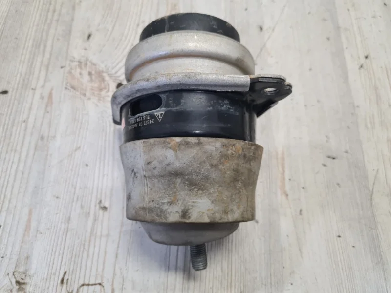 Подушка двигателя VW Touareg NF 2010 7P