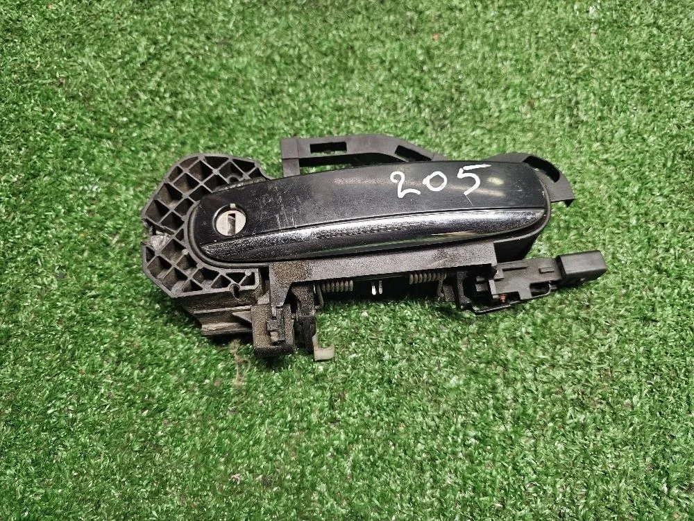 Ручка двери Audi A6 C6