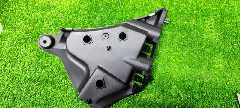Крепление бампера Volvo Xc60 30764618, переднее левое
