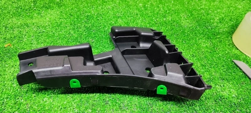 Крепление бампера Volvo S60 V60 31323832, переднее левое