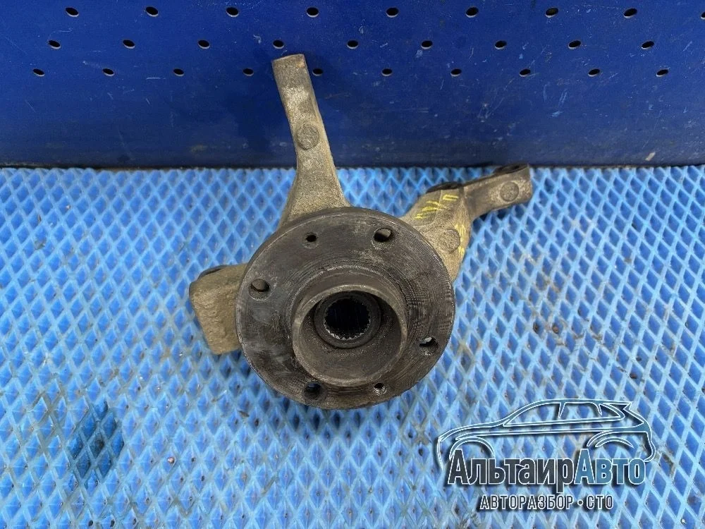 Кулак поворотный передний правый Nissan Note E11 (2005—2009) Nissan Note E11 (2005—2009) K12 левый руль 40014AX600