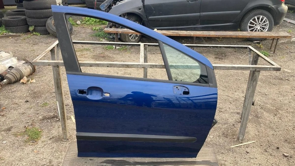 Дверь передняя правая Peugeot 308 I (2007—2011) Peugeot 308 I (2007—2011)  9004.CC