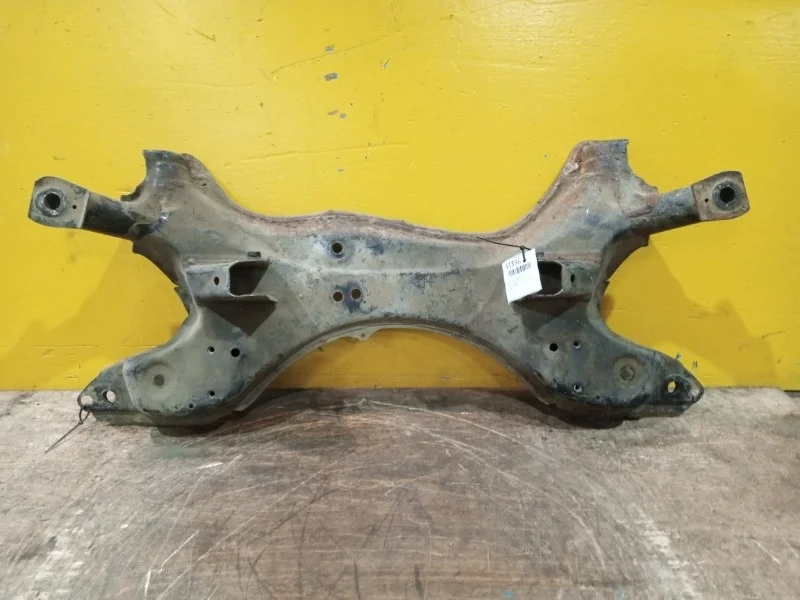Подрамник Toyota RAV4 XA20 2000-2005