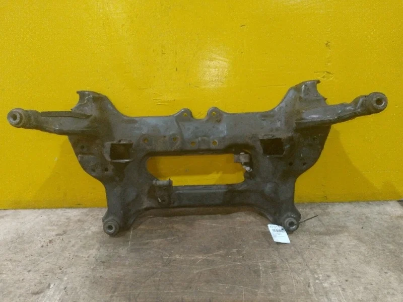 Подрамник Nissan X-Trail T30 2000-2007