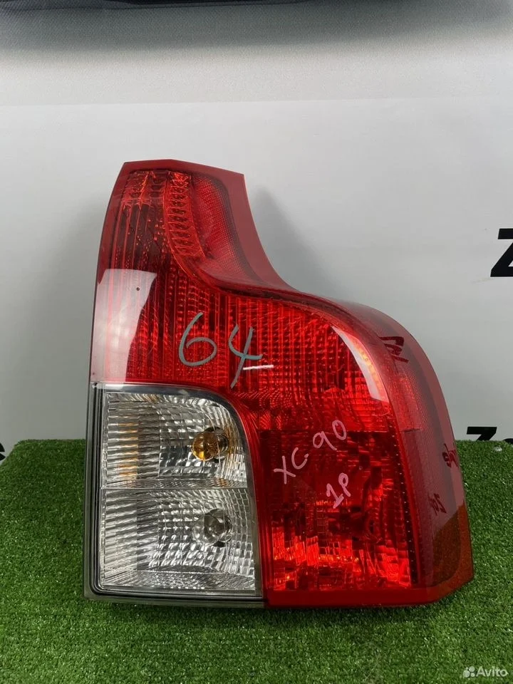 Фонарь задний правый volvo xc90 31213382