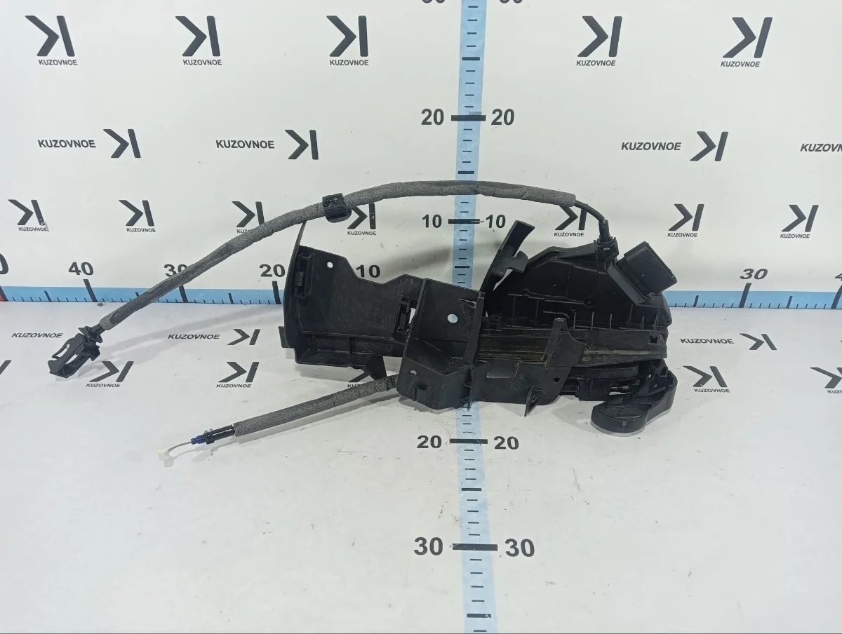 Замок двери Ford Focus 2015 CB8
