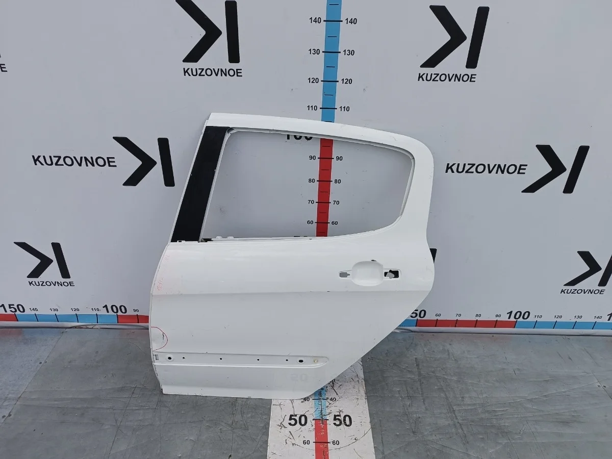 Дверь Peugeot 308 2007-2015