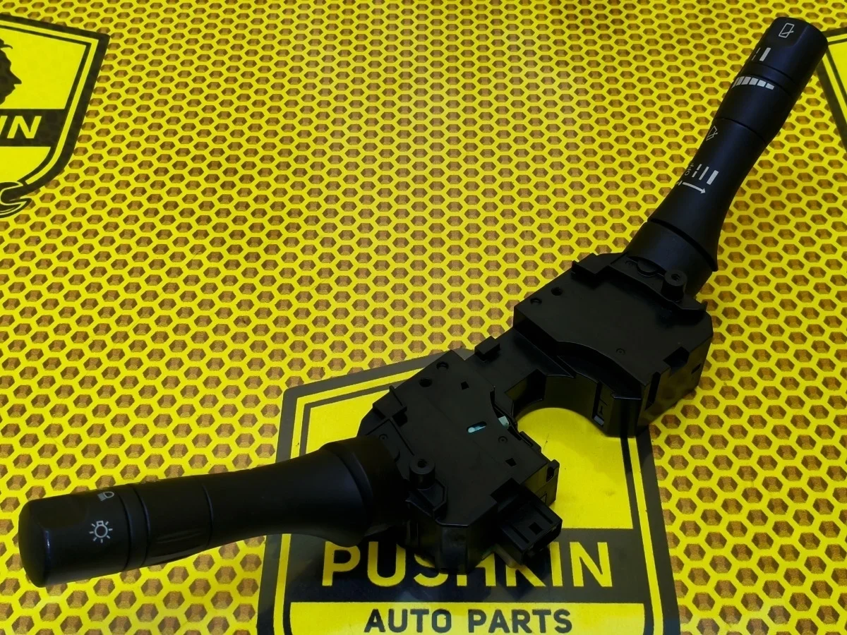 Переключатель подрулевой Nissan Juke 2011 F15