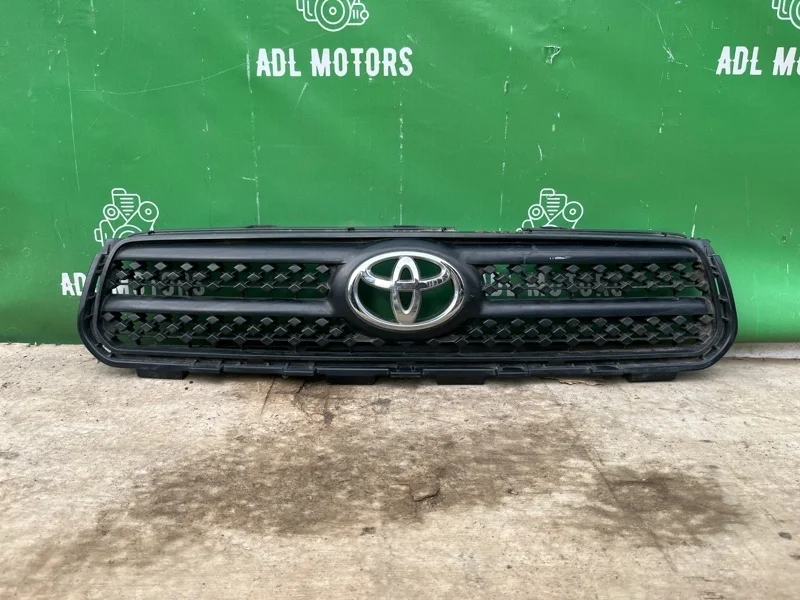 Решетка радиатора Toyota RAV4 2006-2009 30