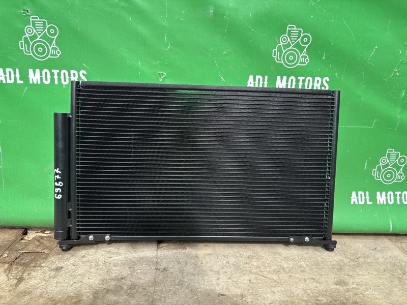 Радиатор кондиционера Honda Civic 8 2006-2011 4D