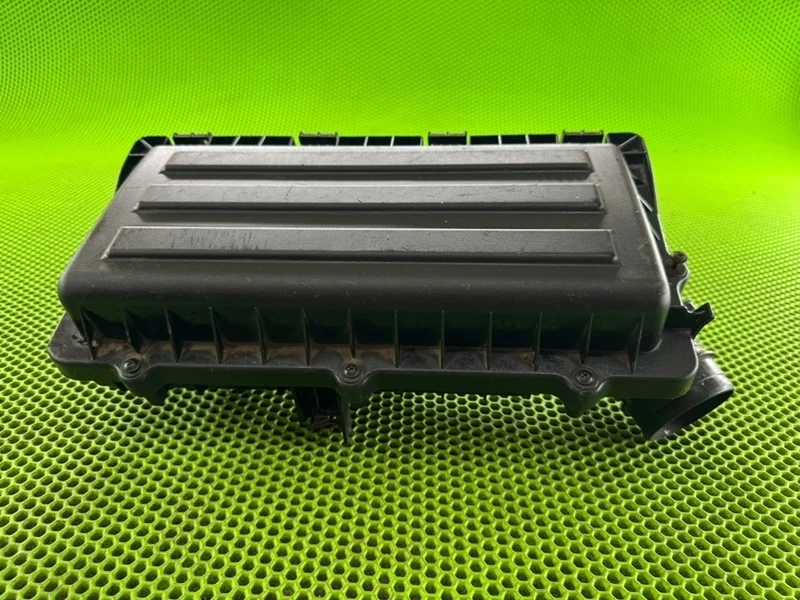 Корпус воздушного фильтра Volkswagen Polo 5 036129611