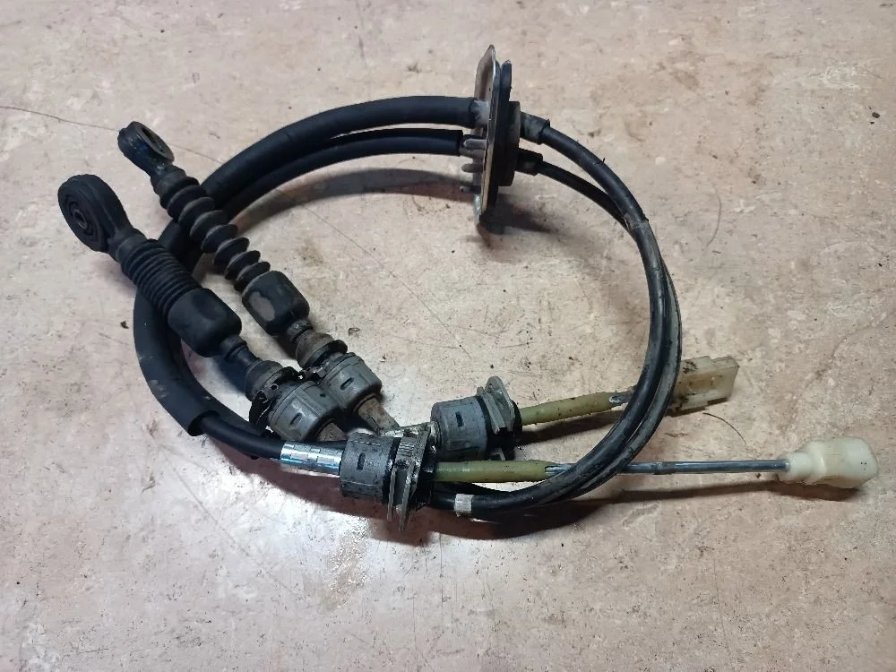 Трос МКПП Hyundai Solaris I (2010—2014) 437941R100