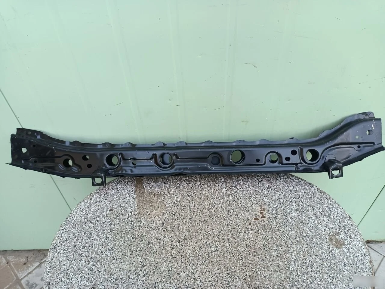 Балка подрадиаторна Nissan Tiida C11 (2004—2012) L261405067L