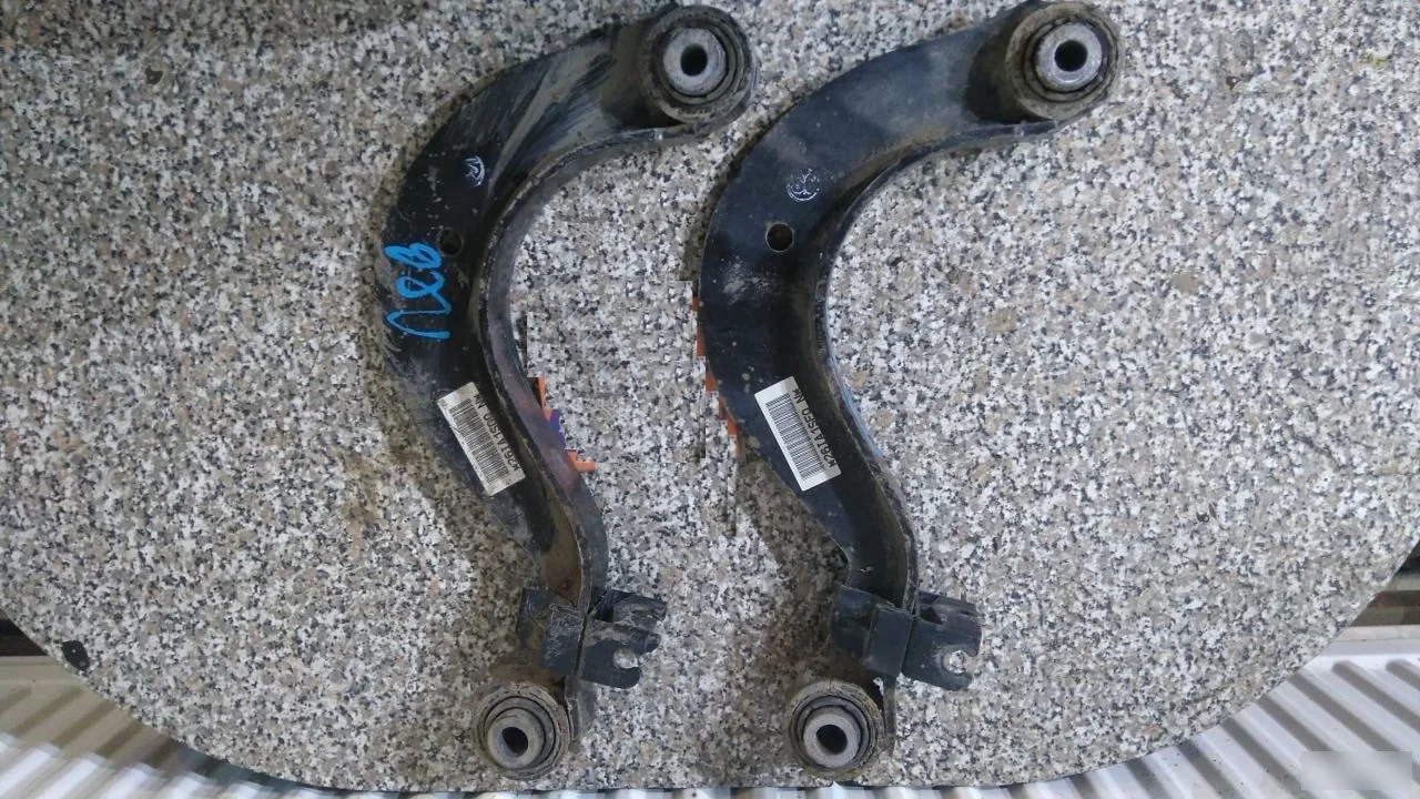 Рычаг задней подвески Volkswagen Passat B6 (2005—2010) 3C0505223D
