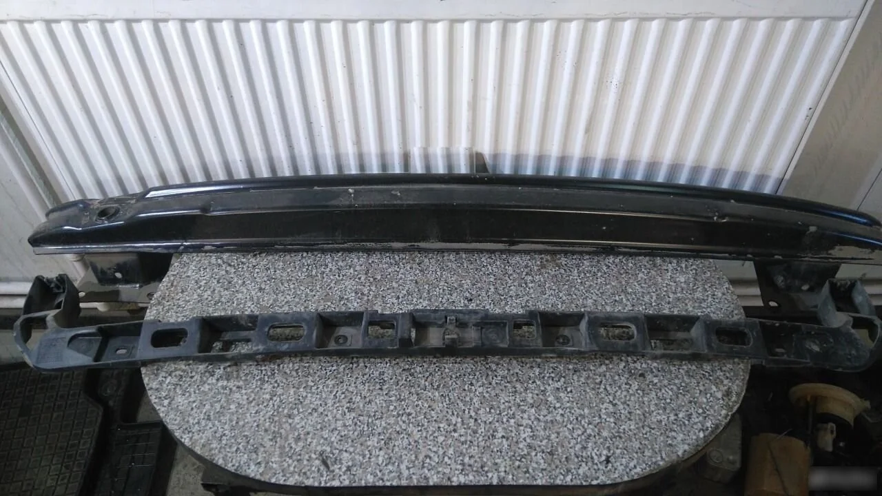 Усилитель заднего бампера Volkswagen Passat B6 (2005—2010)