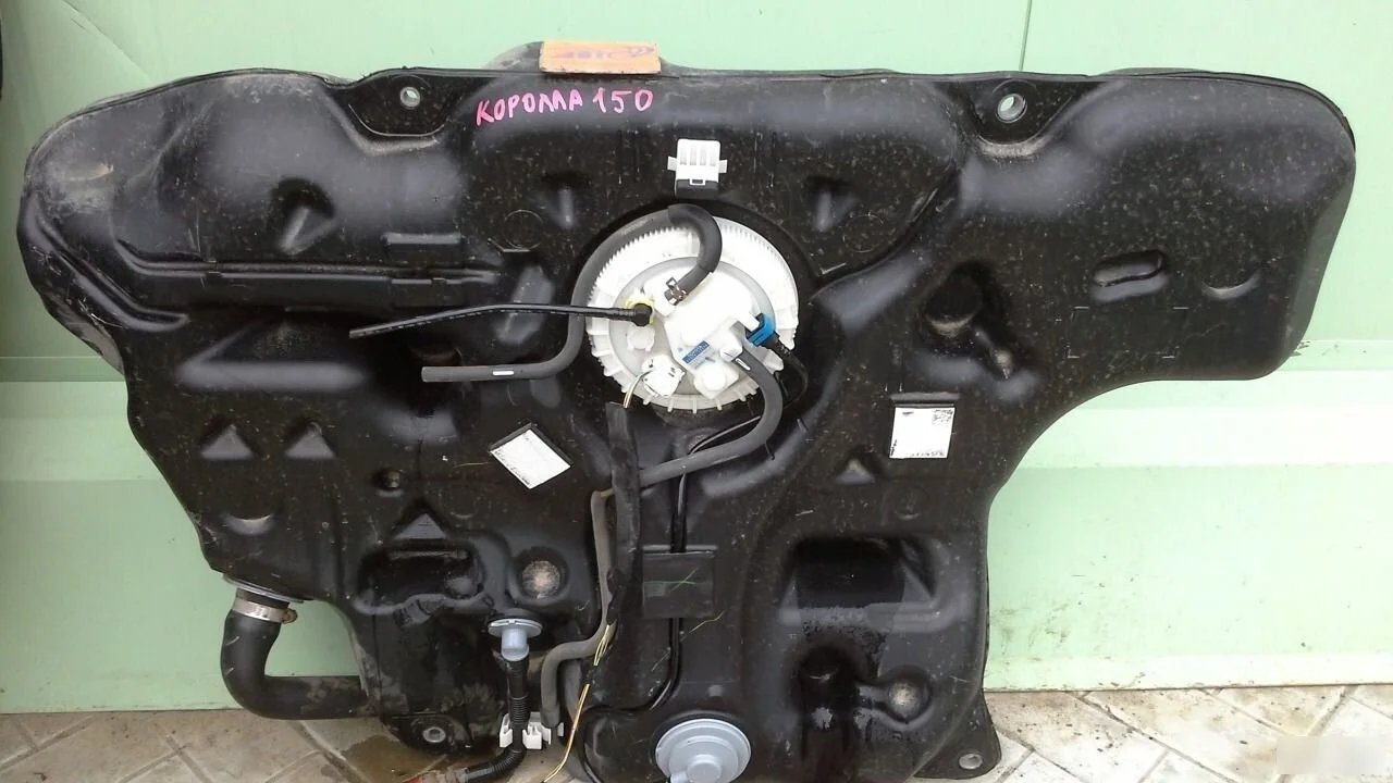 Бензобак (топливный бак) Toyota Corolla X (2006—2010) 77001-12B60