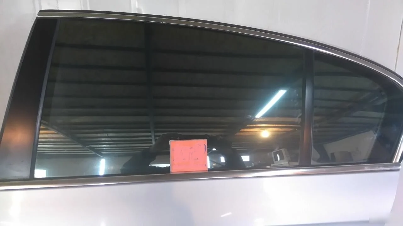 Стекло заднее левое правое Volkswagen Passat B6 (2005—2010)