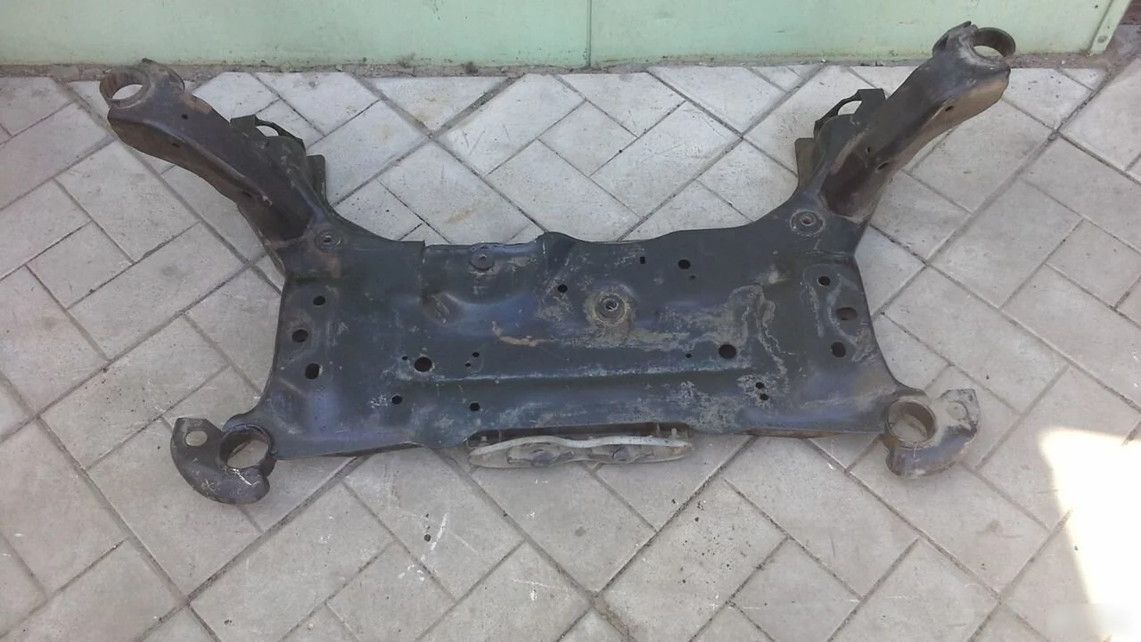 Балка подмоторная Ford Kuga II рестайлинг (2016—2019) AV61-5482-EB