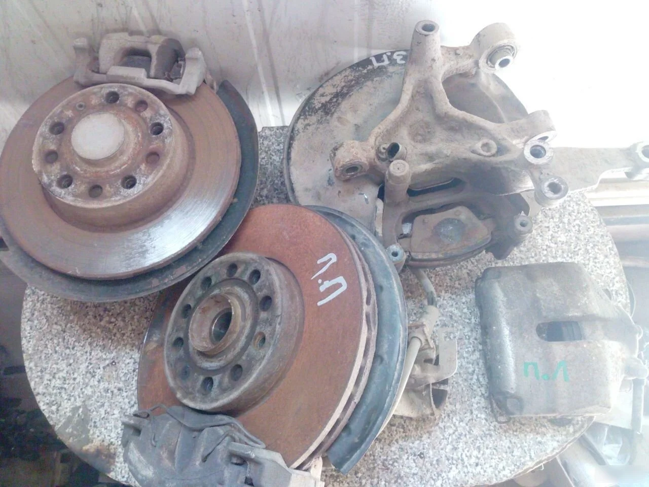 Кулак поворотный Volkswagen Jetta VI (2010—2015) 5C0505435B 5C0505436B