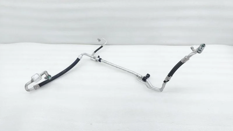 Трубка кондиционера Hyundai Santa Fe 2020 TM