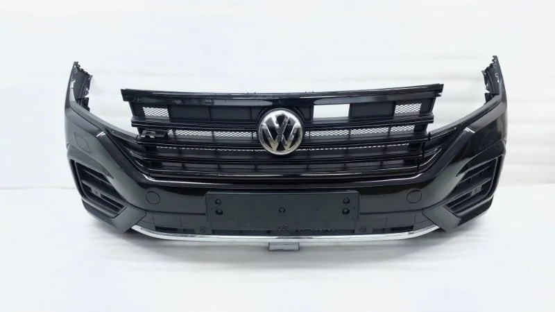 Бампер Volkswagen Touareg 2019 CR