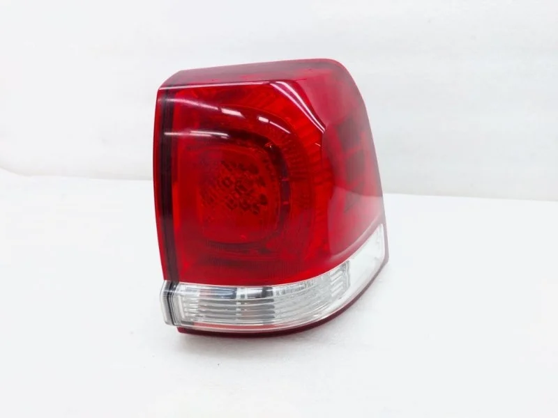 Фонарь Toyota Land Cruiser 2008 VDJ200
