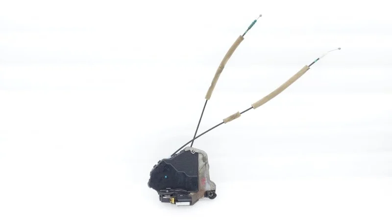 Замок двери Toyota Land Cruiser 2012 200