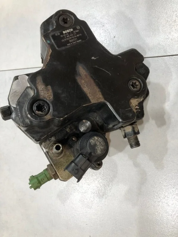 Топливный насос высокого давления Volvo XC90 2006 1