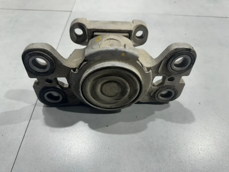 Подушка двигателя Volvo S80