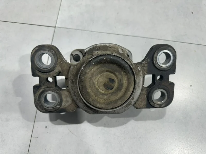 Подушка двигателя Volvo S80