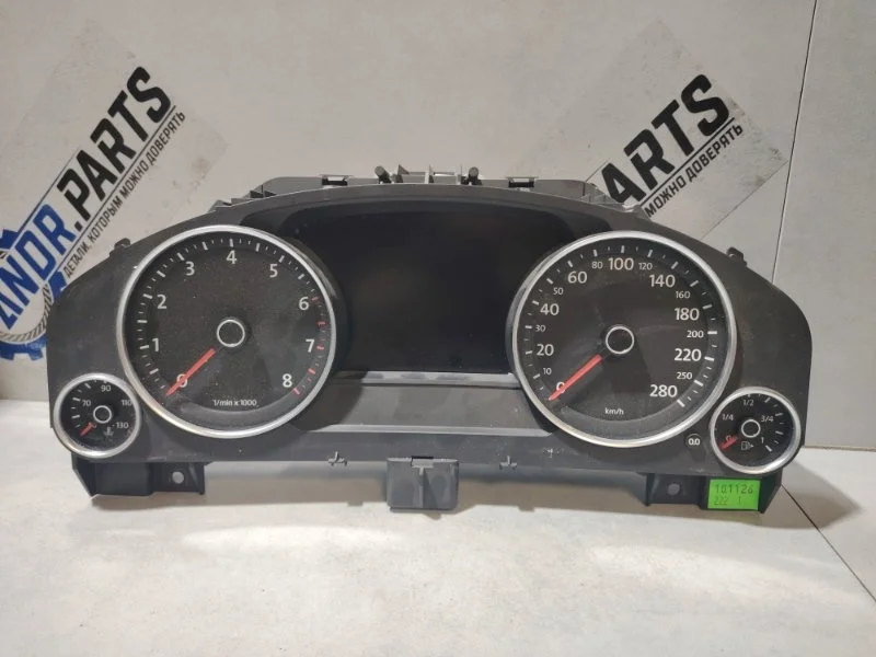 Панель приборов Volkswagen Touareg 2011